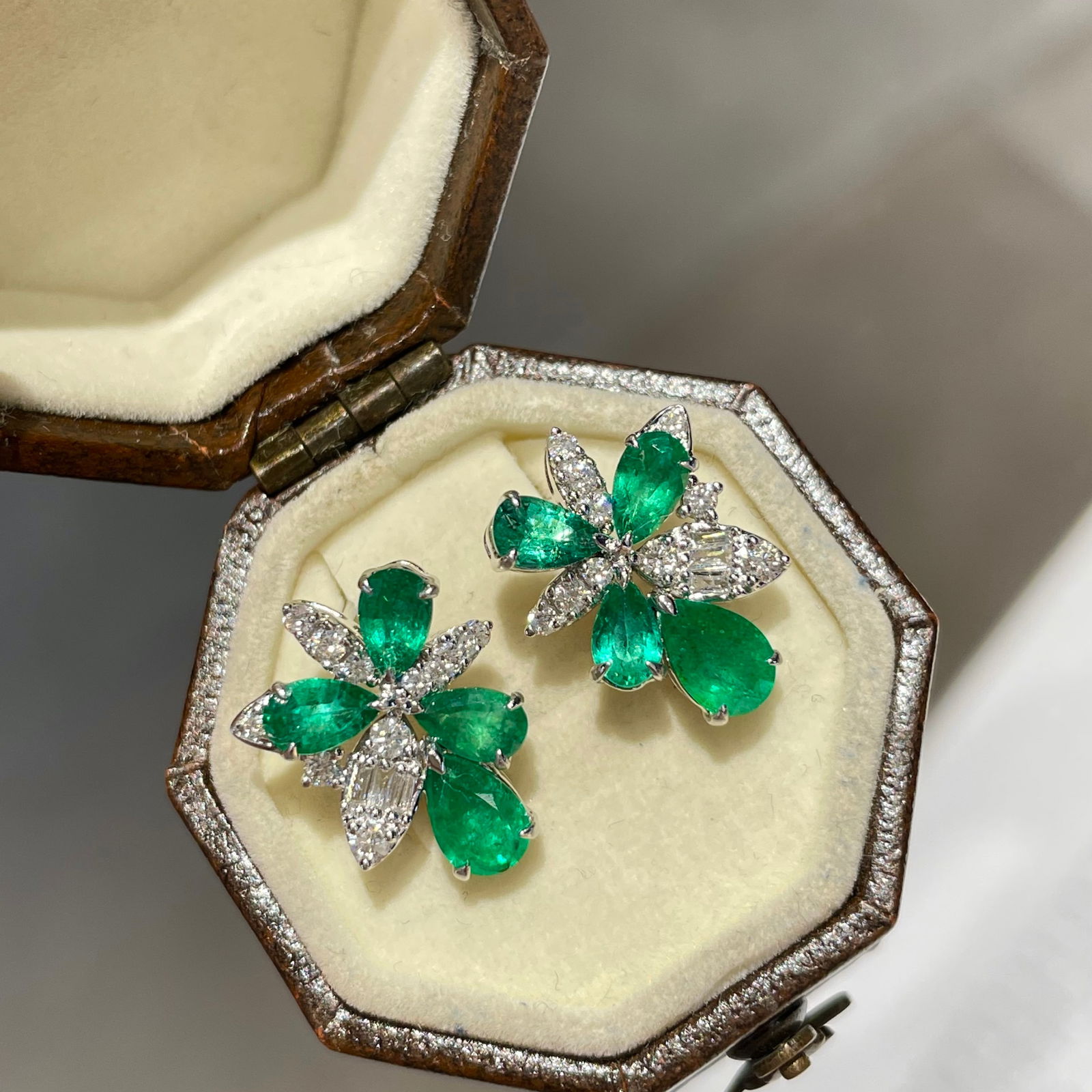 14k Gold 1.8 Ct Vivid Green Natural Emerald & Diamond Earrings - 4