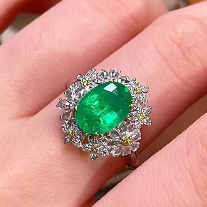 14k Gold 2.38 Ctw Vivid Green Natural Emerald & Sapphire Ring: Ref:231089218 // gold content:14k gold // ring size:7. 25us // // main gemstone:emerald // shape:oval // carat weight:1. 88ct // color:vivid green // treatment:natural // // adjacent gemstone 2 :