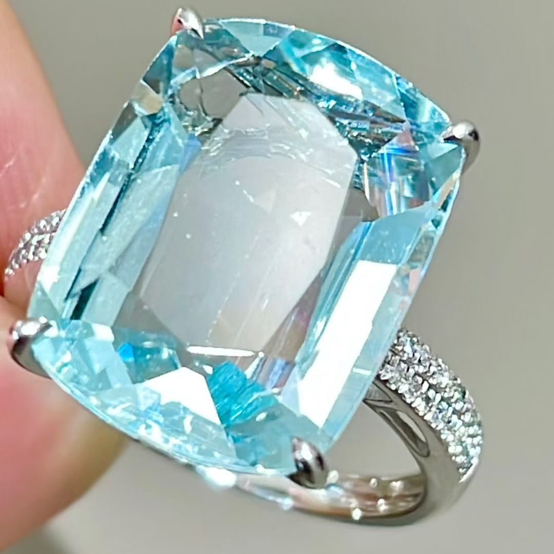 14k Gold 10 Ct Natural Aquamarine & Diamond Ring - 2