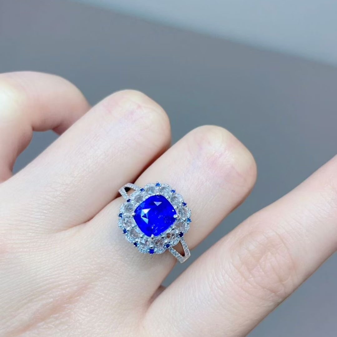 14k Gold 1.7 Ct Natural Sapphire & Diamond & Sapphire Ring - 3