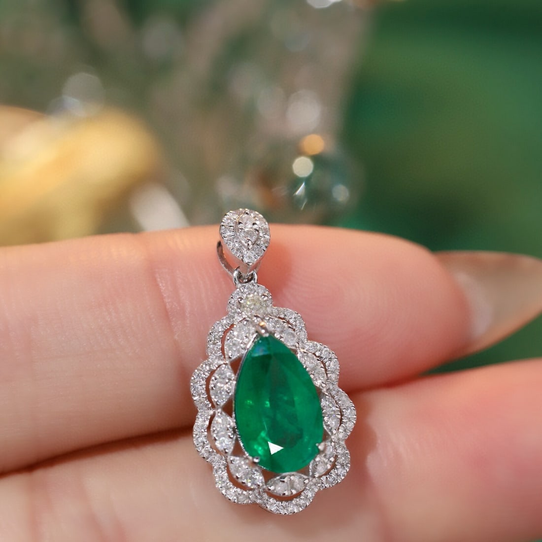 14k Gold 1.97 Ctw Vivid Green Natural Emerald & Diamond Pendant( Without Chain ) - 5