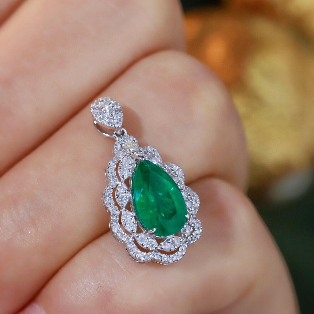 14k Gold 1.97 Ctw Vivid Green Natural Emerald & Diamond Pendant( Without Chain ) - 6
