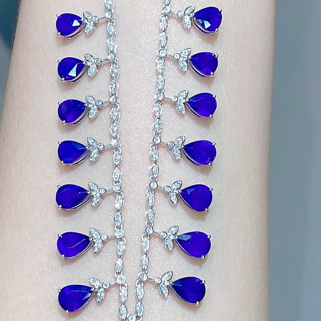 14k Gold 11 Ct Vivid Blue Natural Sapphire & Diamond Necklace - 5