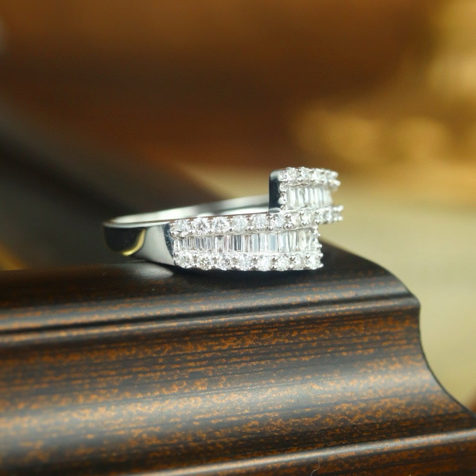 14k Gold 0.60 Ct Natural H Diamond Ring - 2