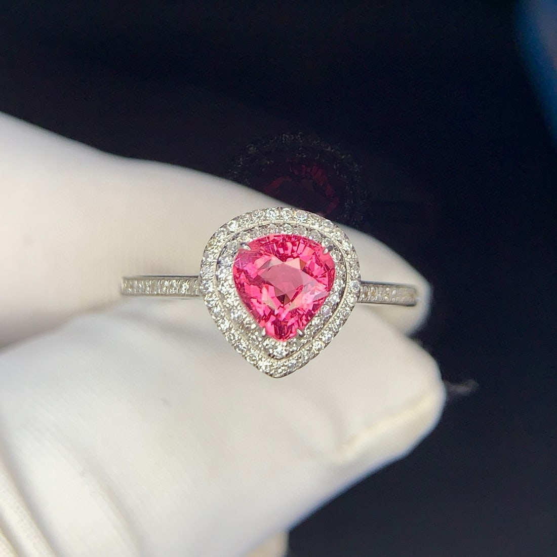 14k Gold 0.89 Ct Natural Spinel & Diamond Ring: Ref:231090075 // gold content:14k gold // ring size:7. 25us // // main gemstone:spinel // shape:pear // carat weight:0. 89ct // color:pink // treatment:natural // // adjacent gemstone 2 : diamond // s