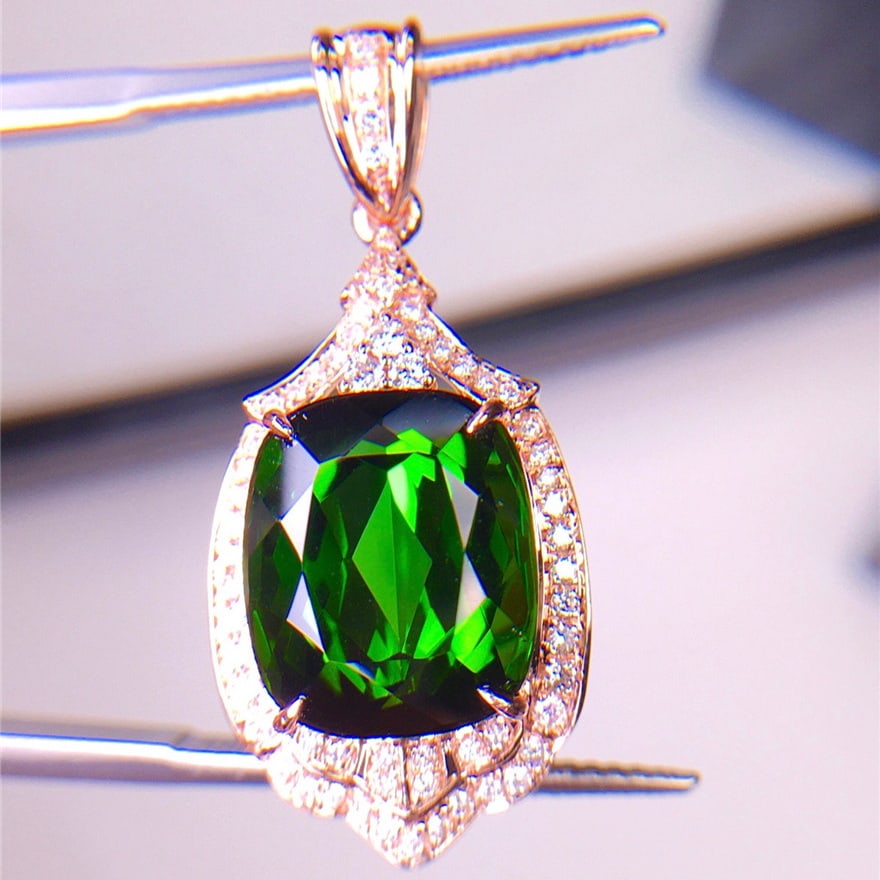 14k Gold 9.1 Ct Natural Tourmaline & Diamond Pendant( Without Chain ): Ref:231090090 // gold content:14k gold // main gemstone:tourmaline // shape:cushion // carat weight:9. 1ct // color:green // treatment:natural // // adjacent gemstone 2 : diamond // shape:round //