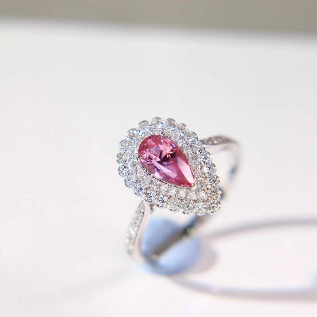 14k Gold 1.49 Ctw Natural Padparadscha Sapphire & Diamond Ring - 4