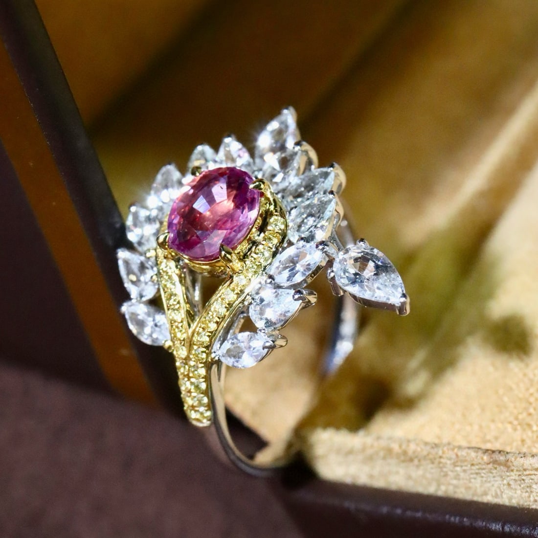 14k Gold 0.87 Ctw Natural Padparadscha Sapphire & Diamond Ring - 2