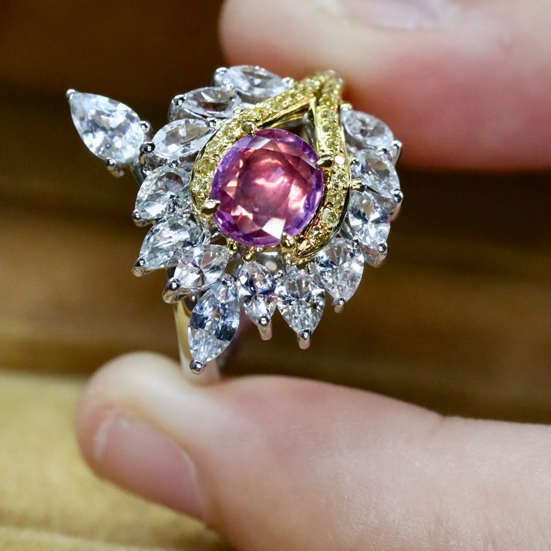 14k Gold 0.87 Ctw Natural Padparadscha Sapphire & Diamond Ring - 4