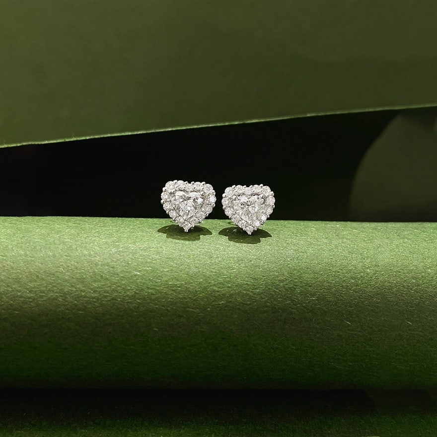Gia Certified 14k Gold 0.30 Ct Natural H Vs2 Heart Diamond Earrings: Ref:231090126 // gold content:14k gold // main gemstone:diamond // certified:gia // shape:heart // carat weight:0. 30ct // clarity grade:vs2 // color:h // treatment:natural // // adjacent gemstone
