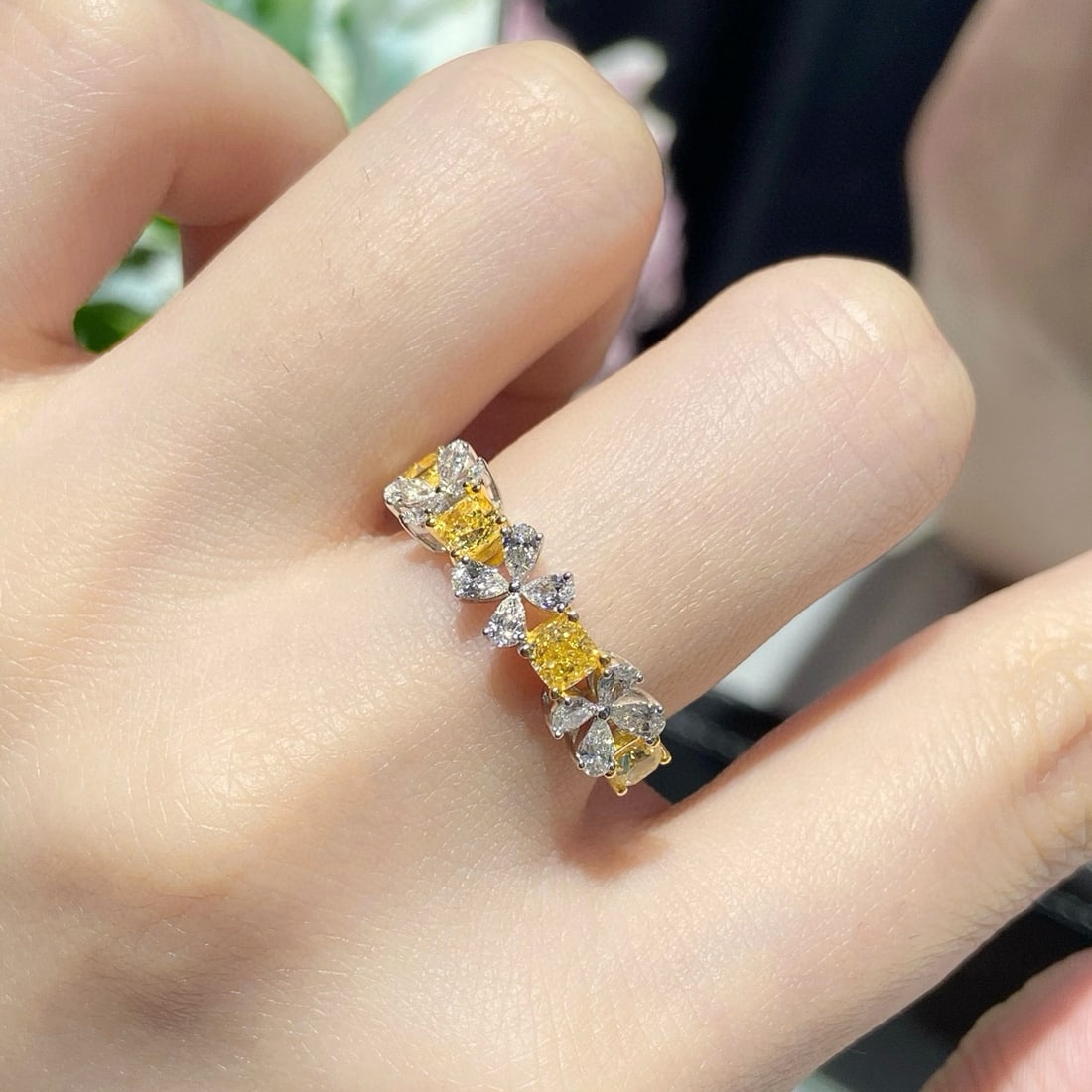 14k Gold 0.98 Ct Natural Yellow Diamond & Diamond Ring - 3