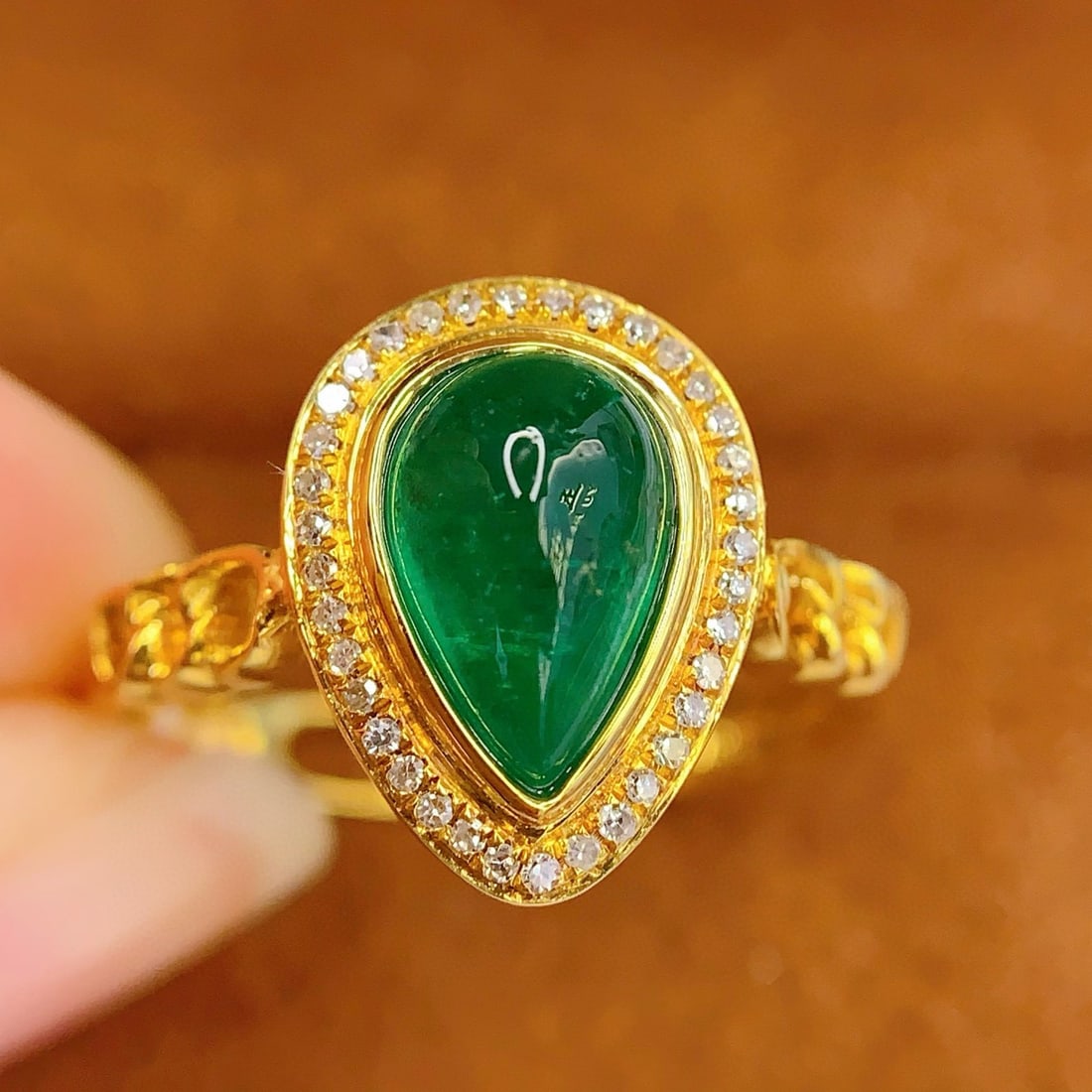 14k Gold 1.5 Ct Vivid Green Natural Emerald & Diamond Ring - 2