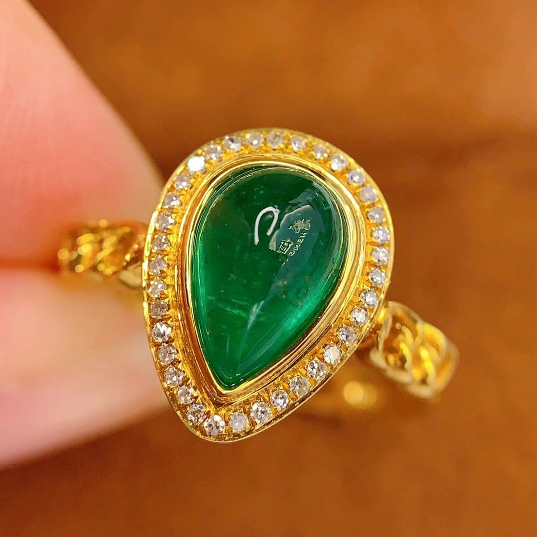 14k Gold 1.5 Ct Vivid Green Natural Emerald & Diamond Ring - 3