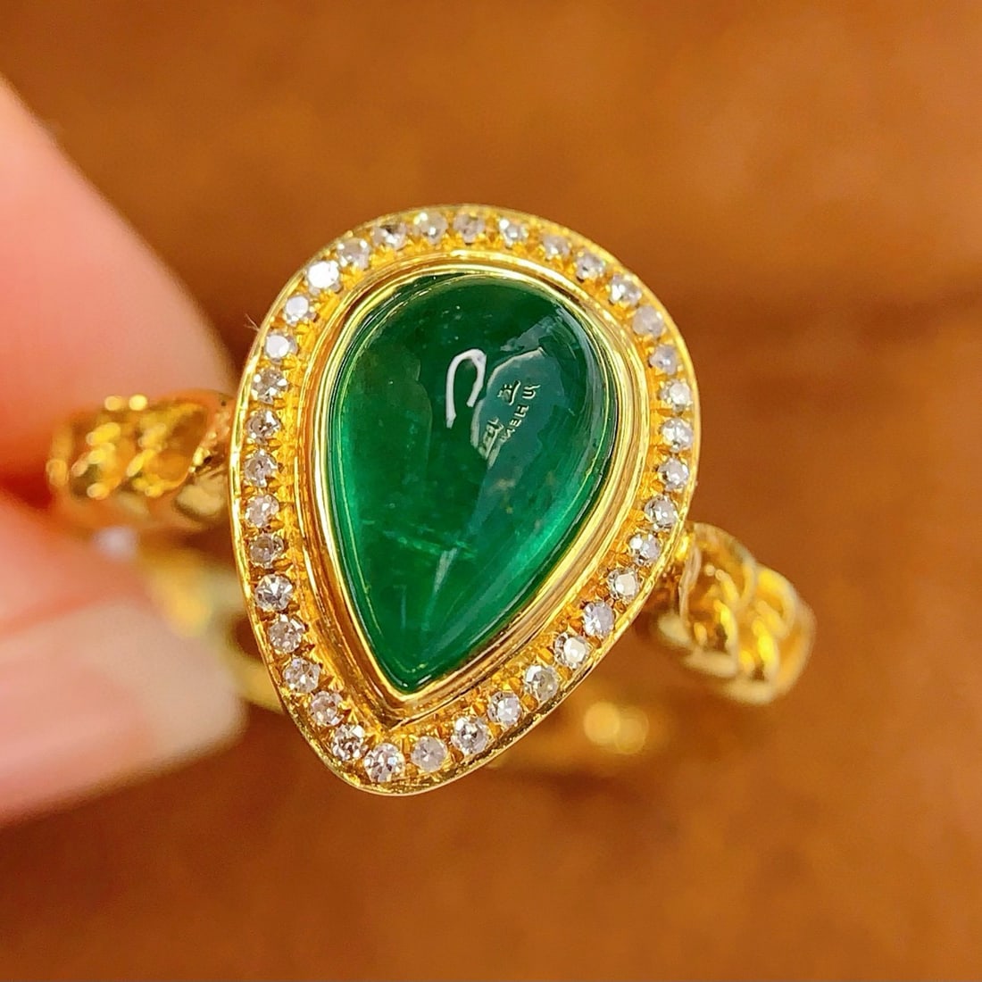 14k Gold 1.5 Ct Vivid Green Natural Emerald & Diamond Ring - 5