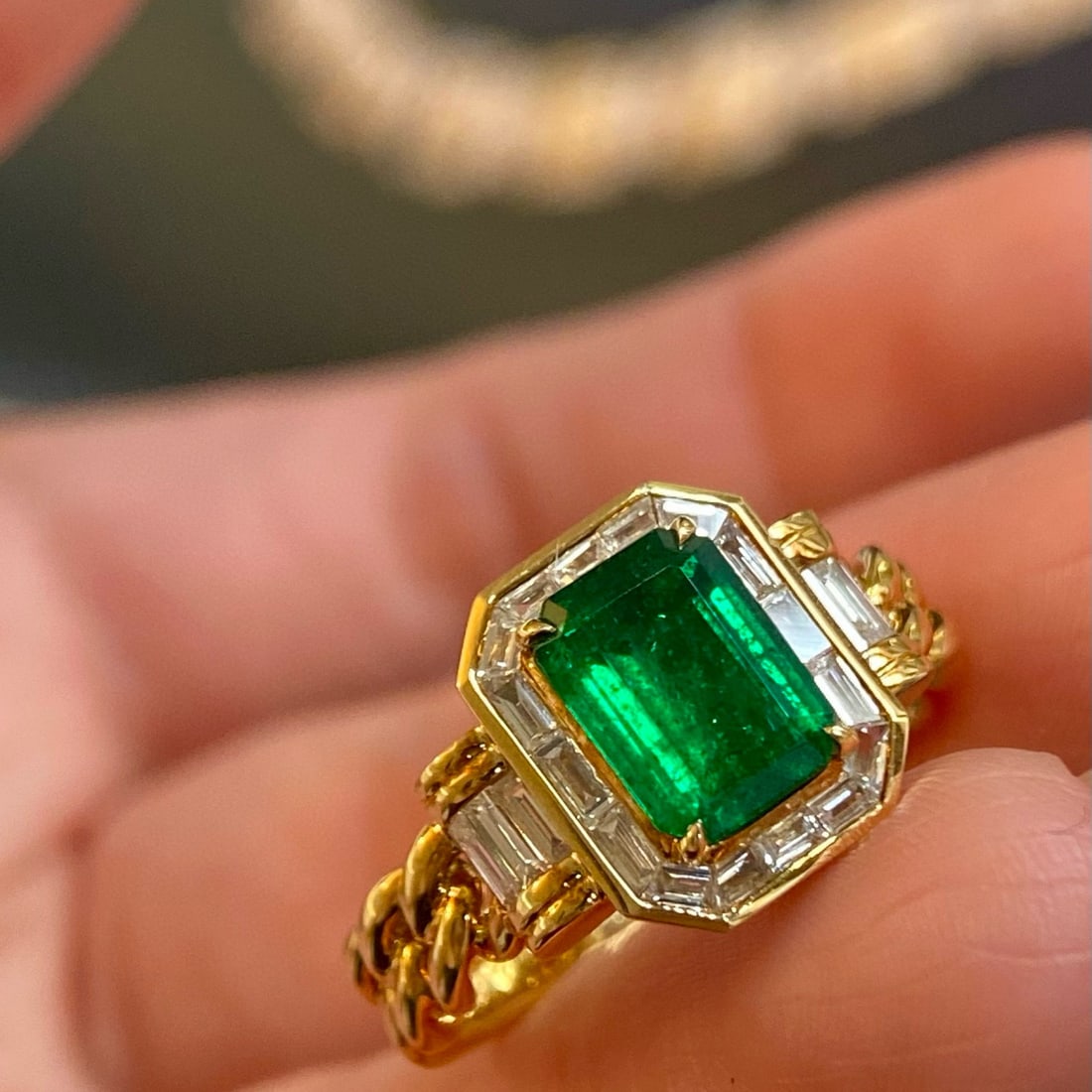 14k Gold 2.01 Ctw Vivid Green Natural Emerald & Diamond Ring - 3