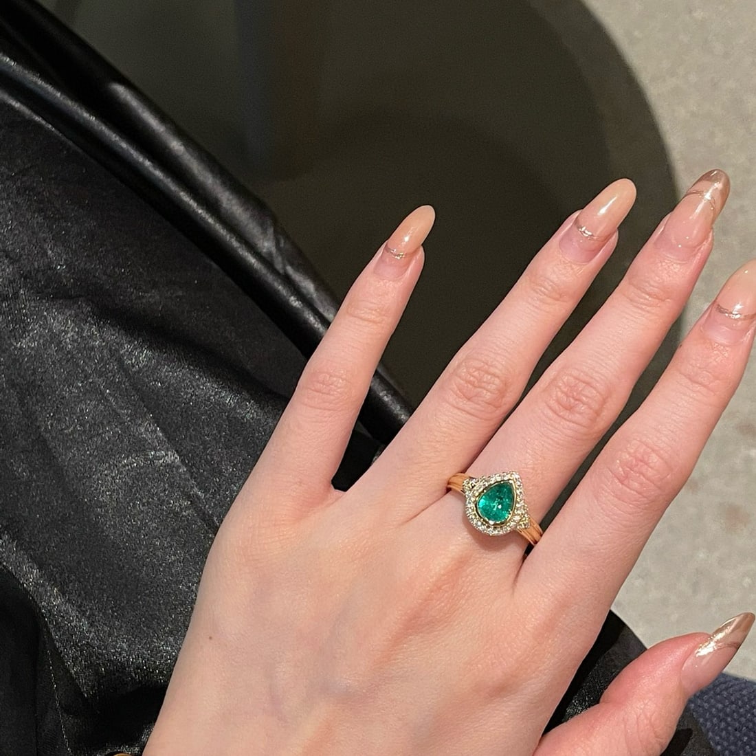 14k Gold 0.54 Ct Vivid Green Natural Emerald & Diamond Ring - 5