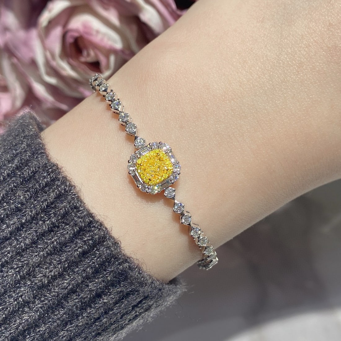 14k Gold 1.49 Ctw Natural Yellow Diamond & Diamond Bracelet - 3