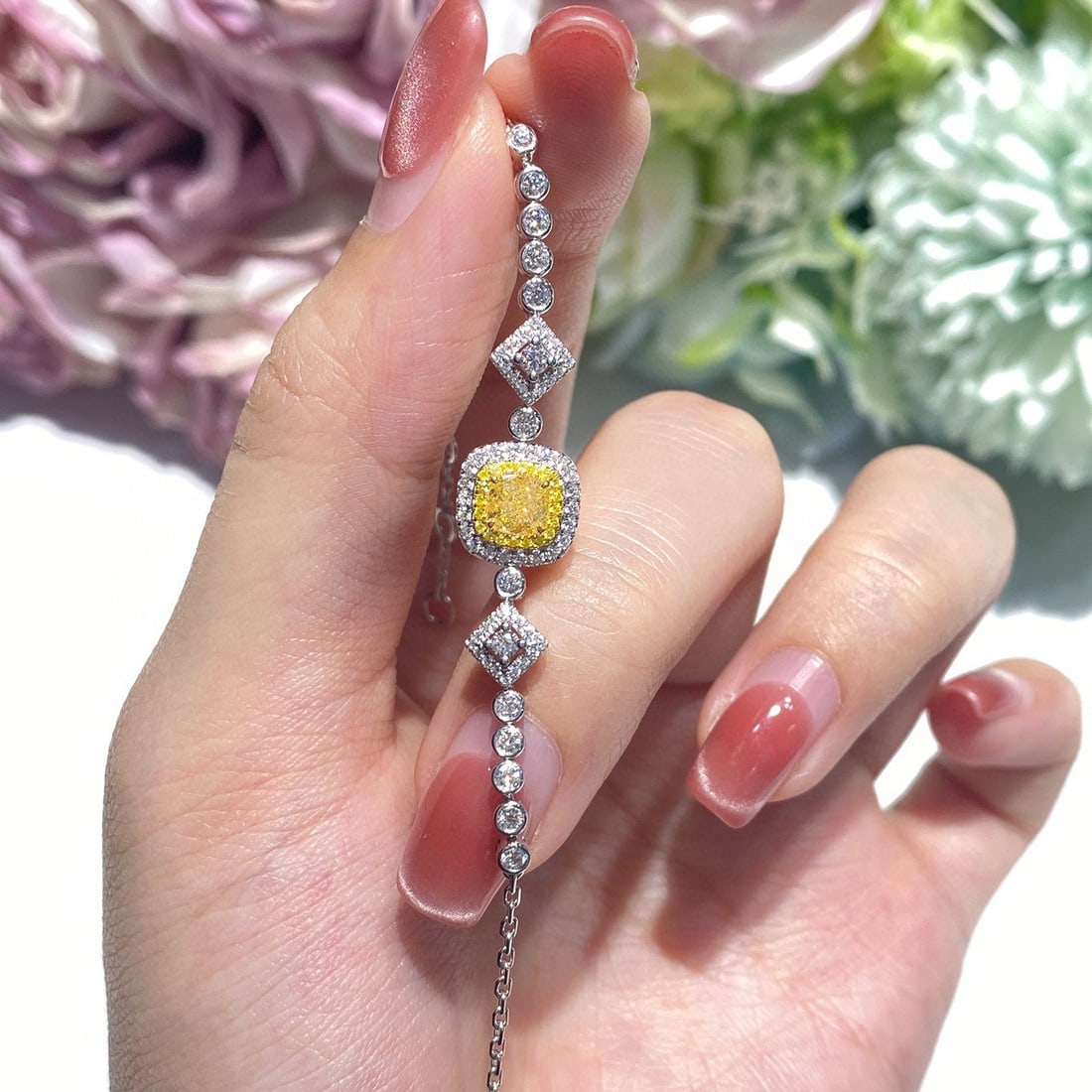 14k Gold 1.04 Ctw Natural Yellow Diamond & Diamond Bracelet - 4