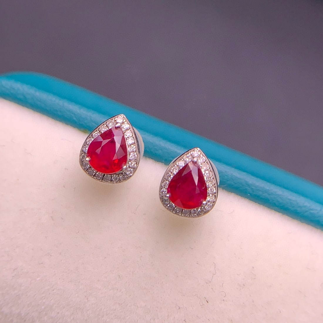 14k Gold 0.85 Ct Natural Ruby & Diamond Earrings - 2