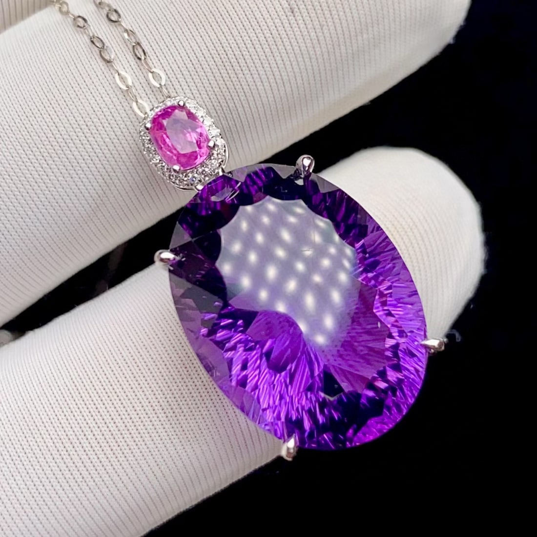 14k Gold 19.5 Ct Natural Amethyst & Diamond & Sapphire Pendant( Without Chain ): Ref:231090207 // gold content:14k gold // main gemstone:amethyst // shape:oval // carat weight:19. 5ct // color:purple // treatment:natural // // adjacent gemstone 2 : diamond // shape:round // clarit