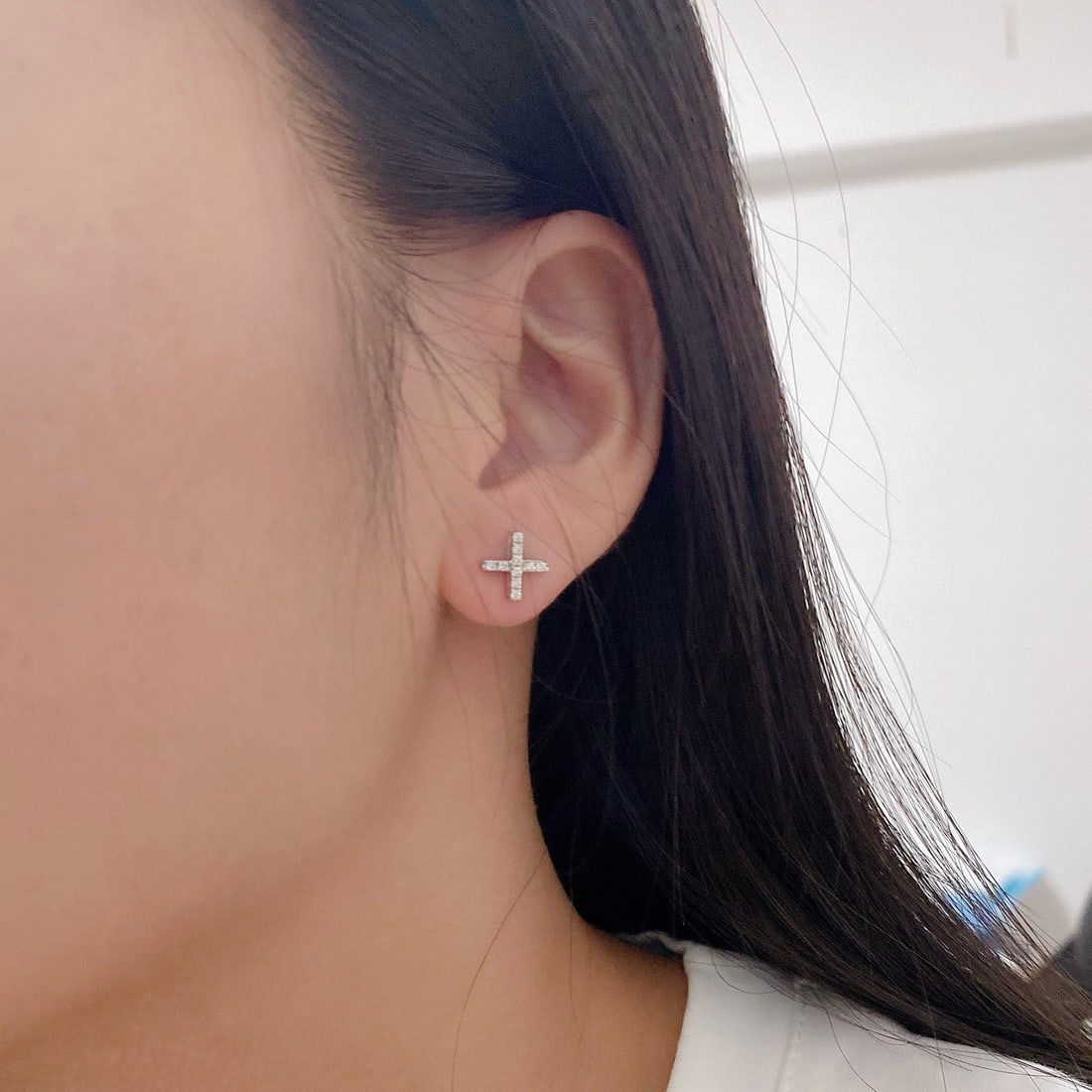 14k Gold 0.2 Ct Natural H Diamond Earrings - 5