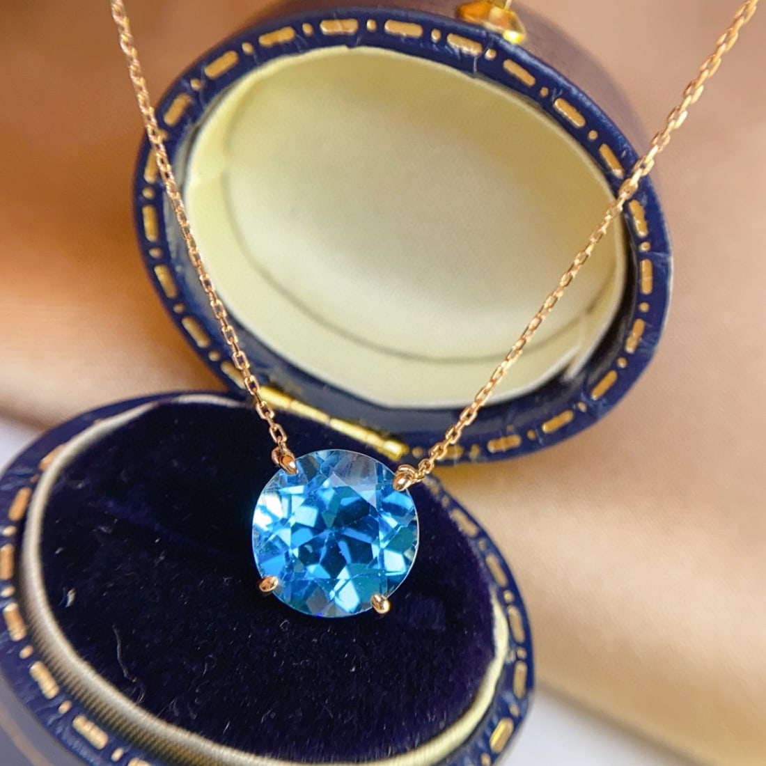 14k Gold 4.00 Ct Natural Topaz Necklace - 3