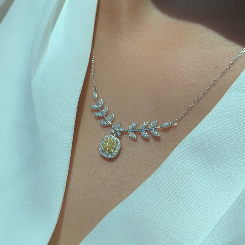 14k Gold 0.50 Ct Natural Color Diamond Necklace - 3