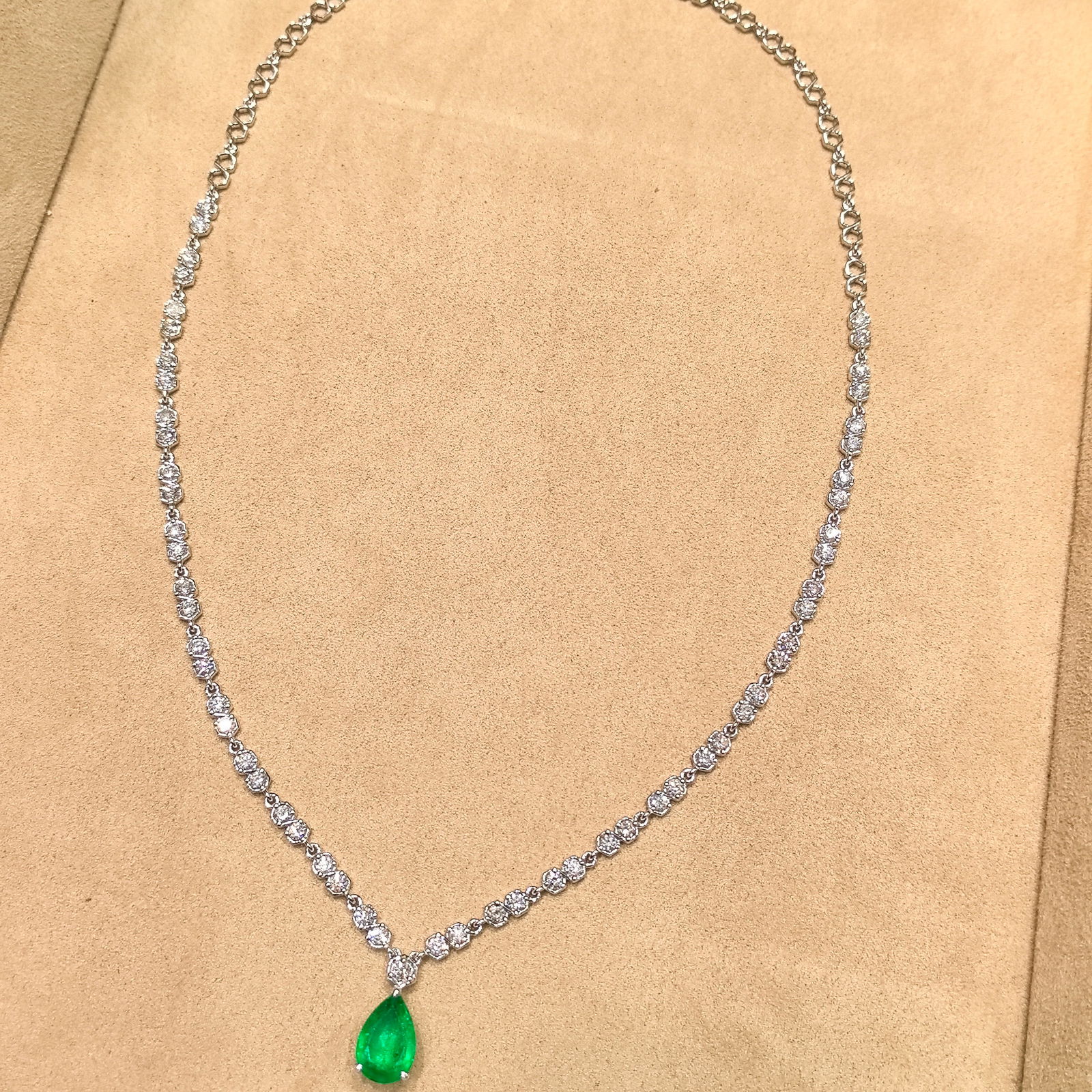 14k Gold 4.74 Ctw Vivid Green Natural Emerald & Diamond Necklace - 2