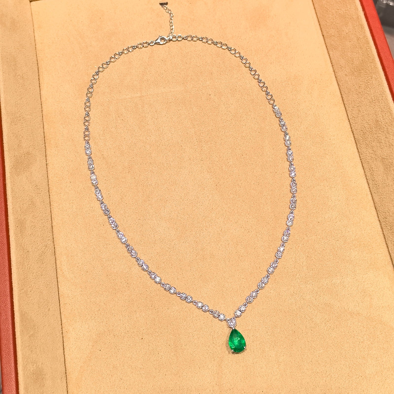 14k Gold 4.74 Ctw Vivid Green Natural Emerald & Diamond Necklace - 5