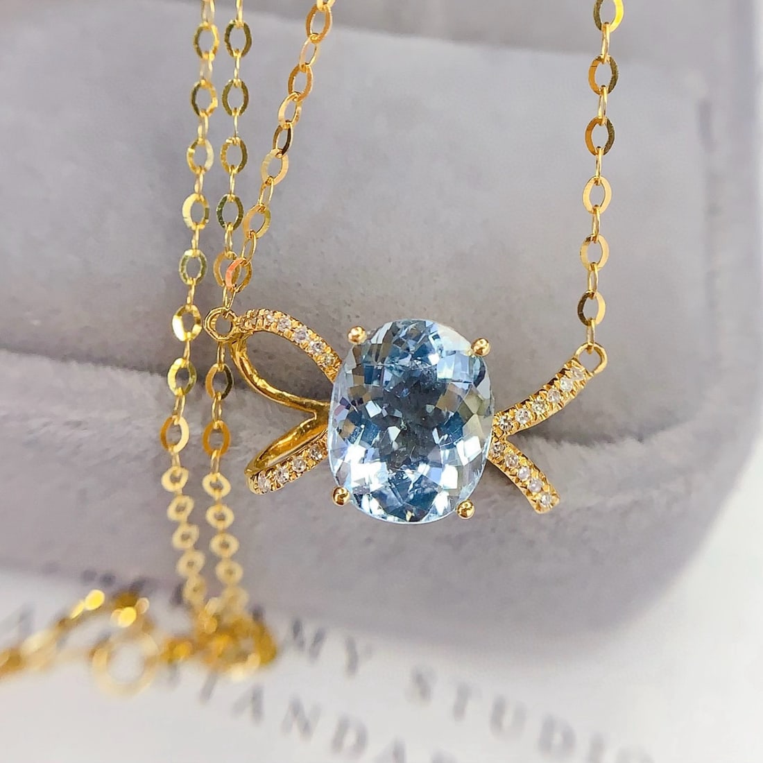 14k Gold 2.5 Ct Natural Aquamarine & Diamond Necklace - 2