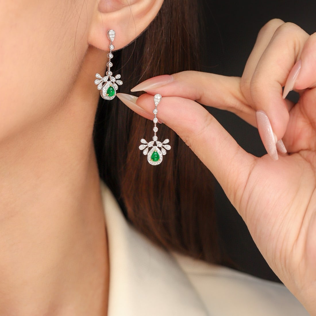 14k Gold 0.71 Ctw Vivid Green Natural Emerald & Diamond Earrings - 5