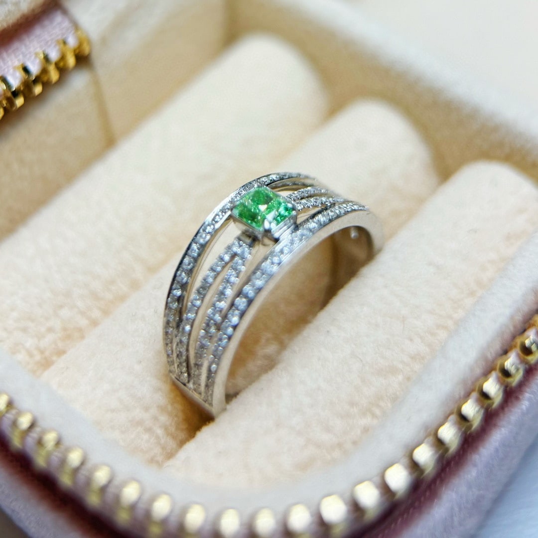 14k Gold 0.80 Ctw Natural Green Diamond & Diamond Ring - 2