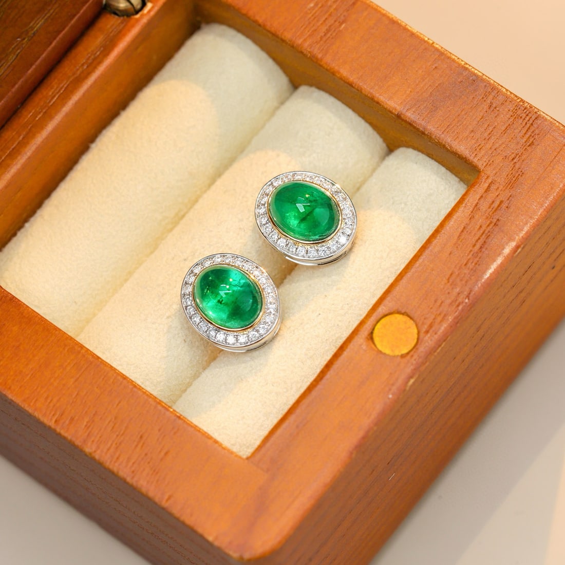 14k Gold 3.88 Ctw Vivid Green Natural Emerald & Diamond Earrings: Ref:231090339 // gold content:14k gold // main gemstone:emerald // shape:oval // carat weight:3. 64ct // color:vivid green // treatment:natural // // adjacent gemstone 2 : diamond // shape:round // ca