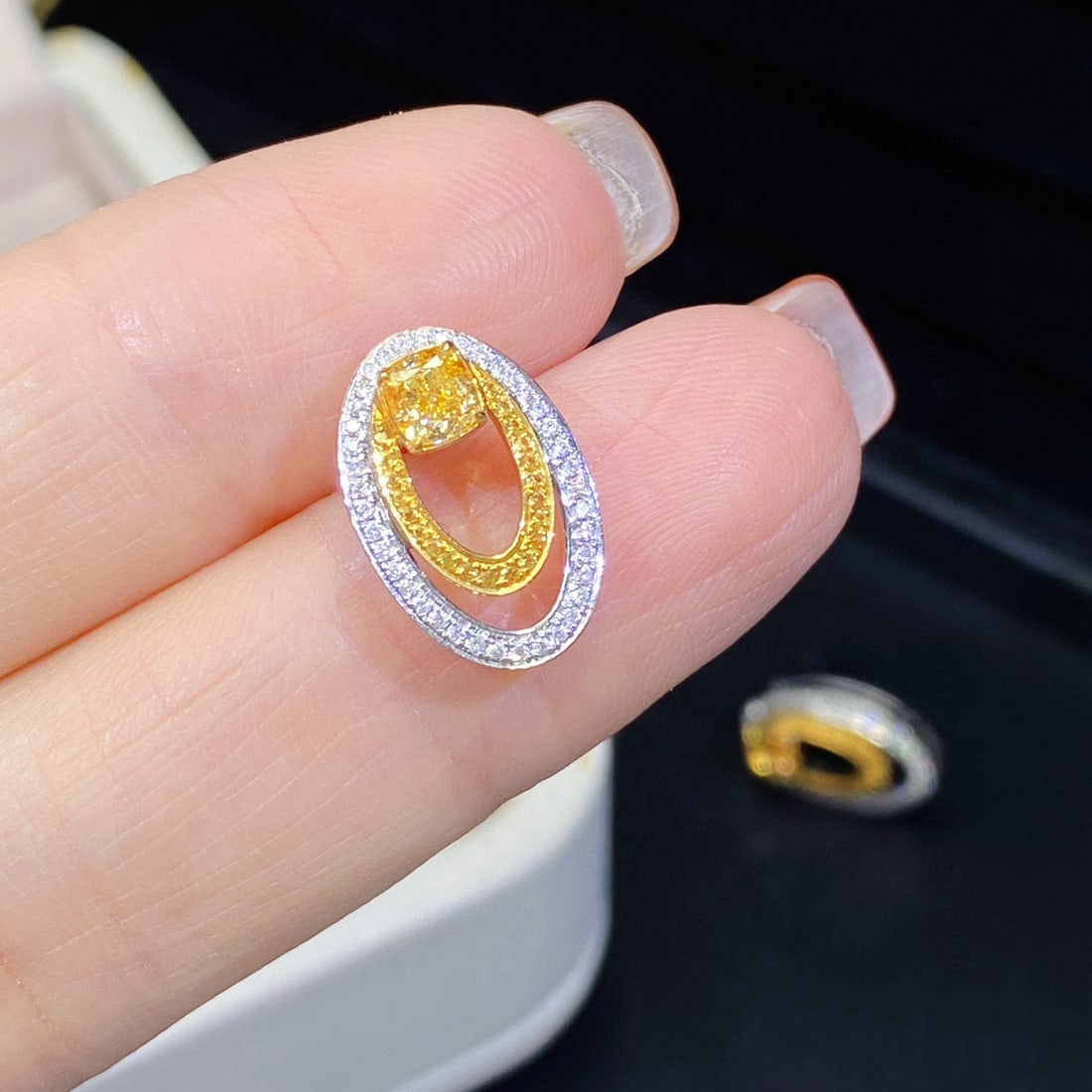 14k Gold 0.84 Ctw Natural Yellow Diamond & Diamond Earrings - 3