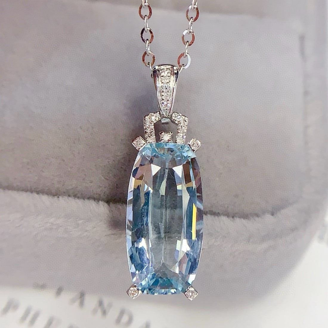 14k Gold 3.63 Ct Natural Aquamarine & Diamond Pendant( Without Chain ): Ref:231090350 // gold content:14k gold // main gemstone:aquamarine // shape:cushion // carat weight:3. 63ct // color:blue // treatment:natural // // adjacent gemstone 2 : diamond // number of