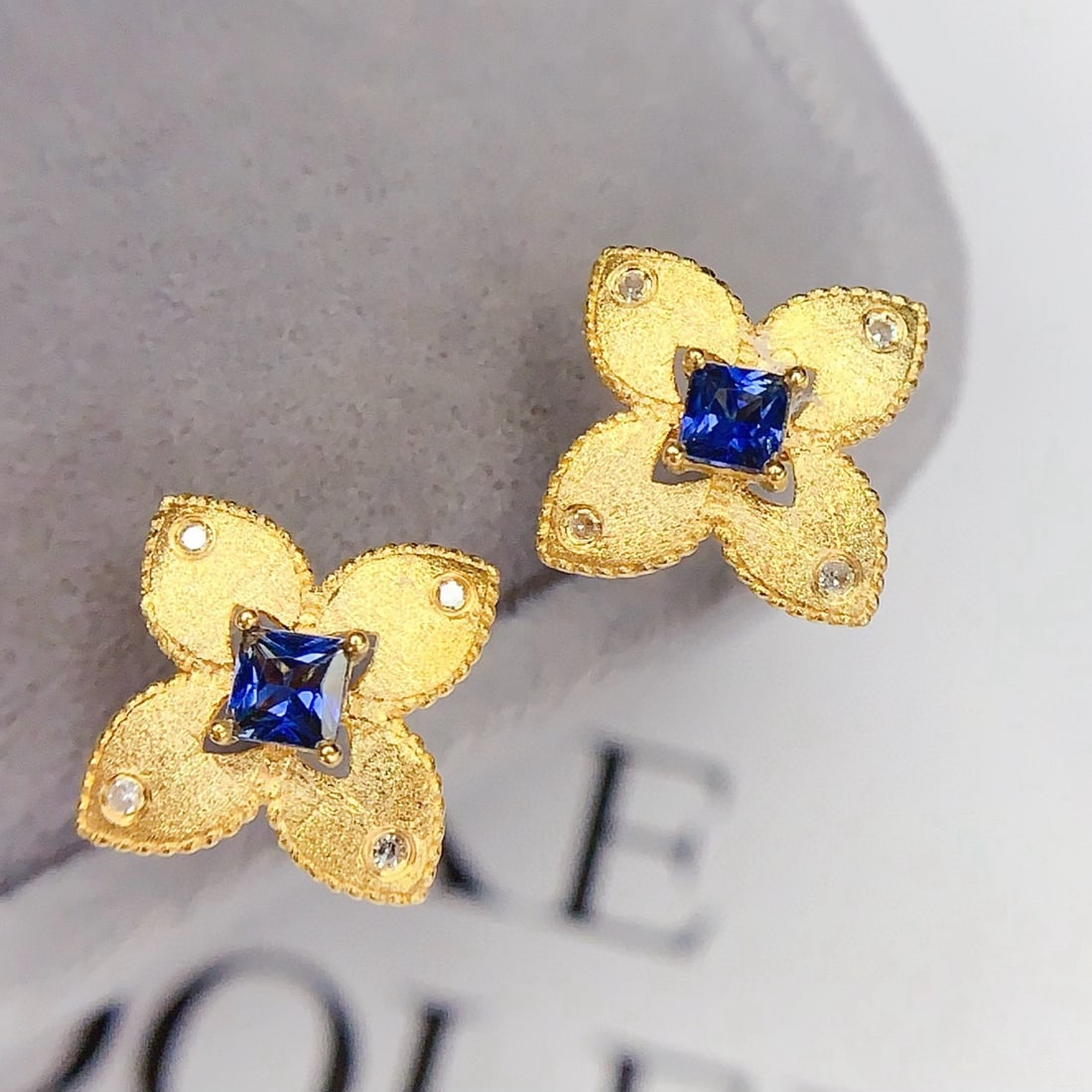 14k Gold 0.45 Ct Natural Sapphire & Diamond Earrings - 3