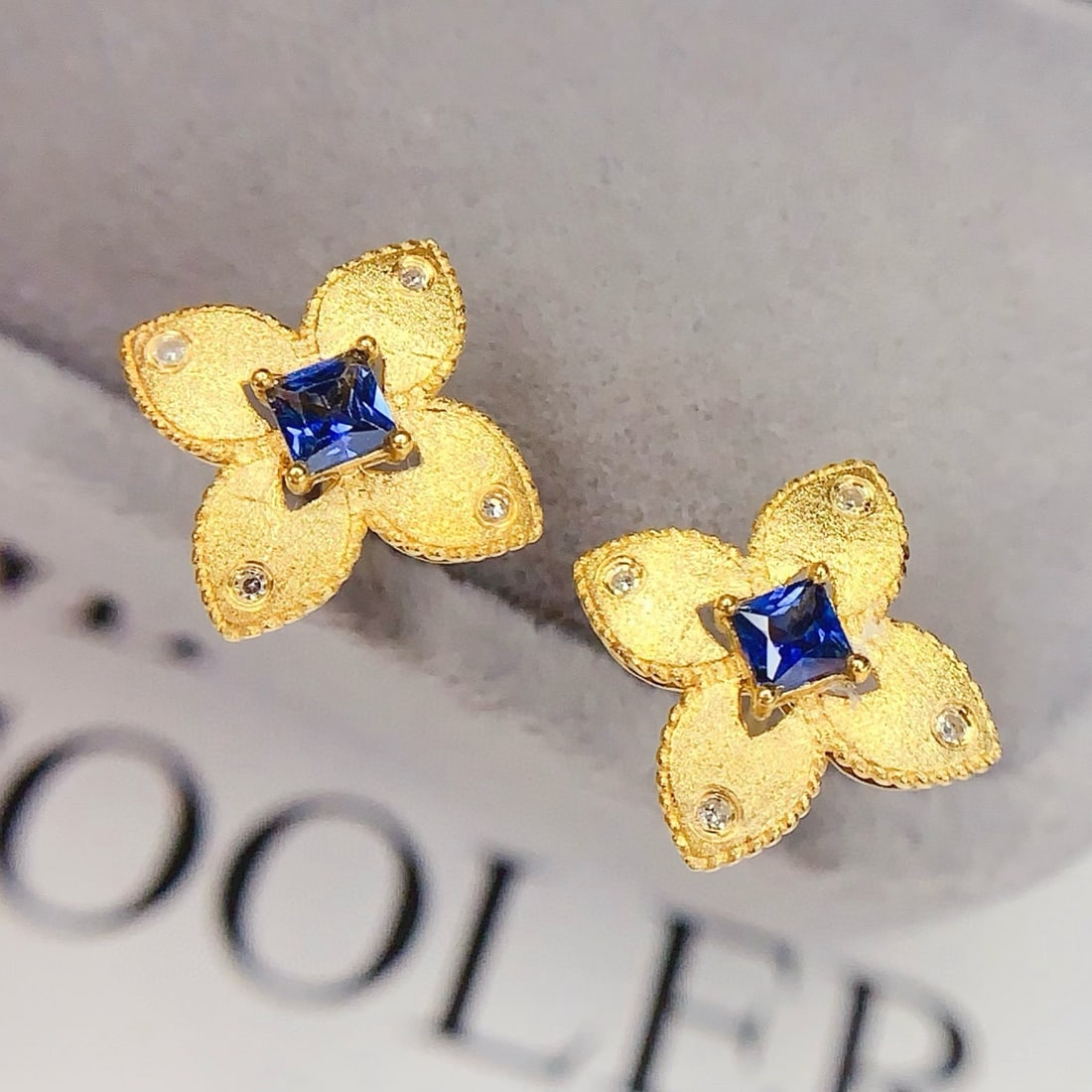 14k Gold 0.45 Ct Natural Sapphire & Diamond Earrings - 4
