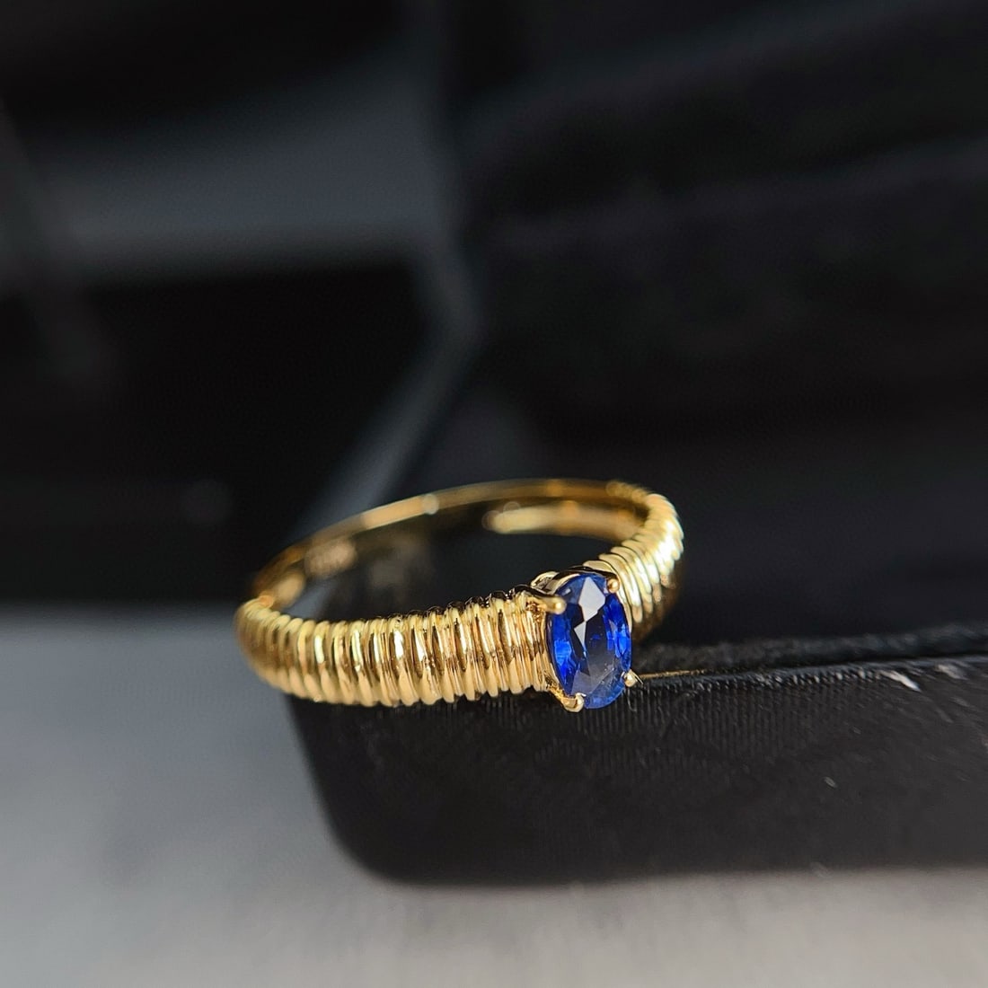 14k Gold 0.45 Ct Natural Sapphire Ring (1 of 7)