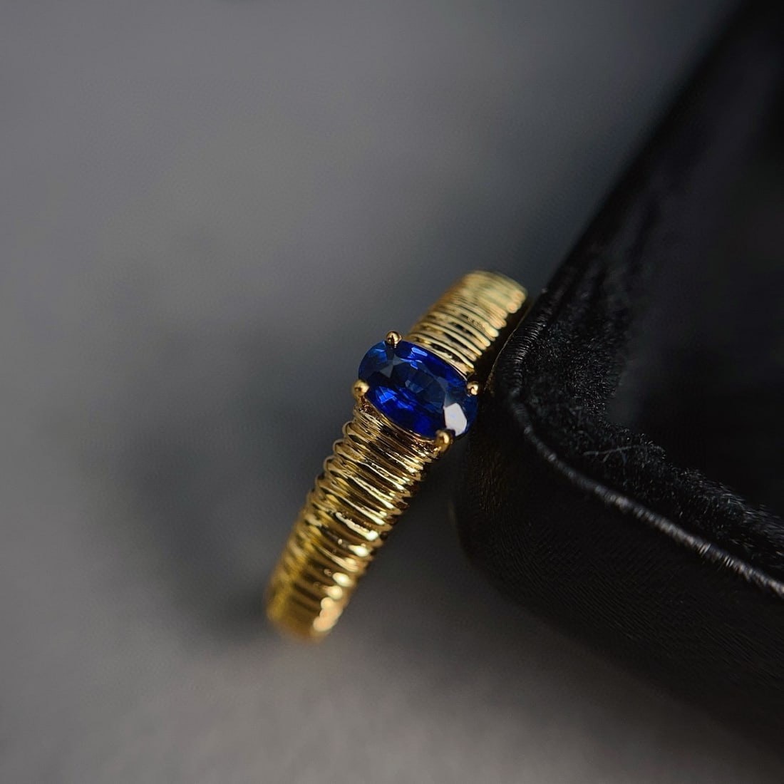 14k Gold 0.45 Ct Natural Sapphire Ring - 3