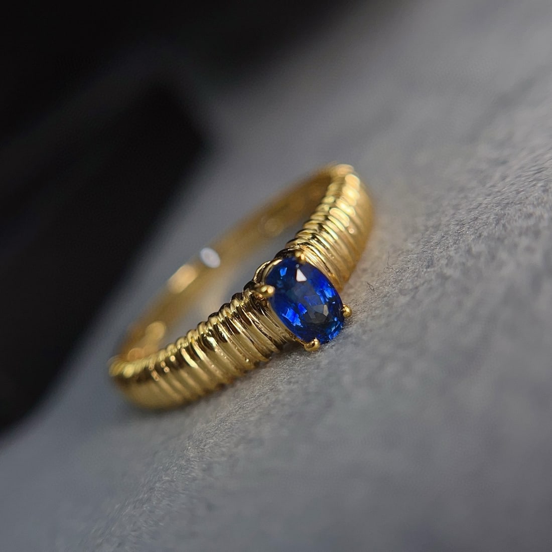 14k Gold 0.45 Ct Natural Sapphire Ring - 4