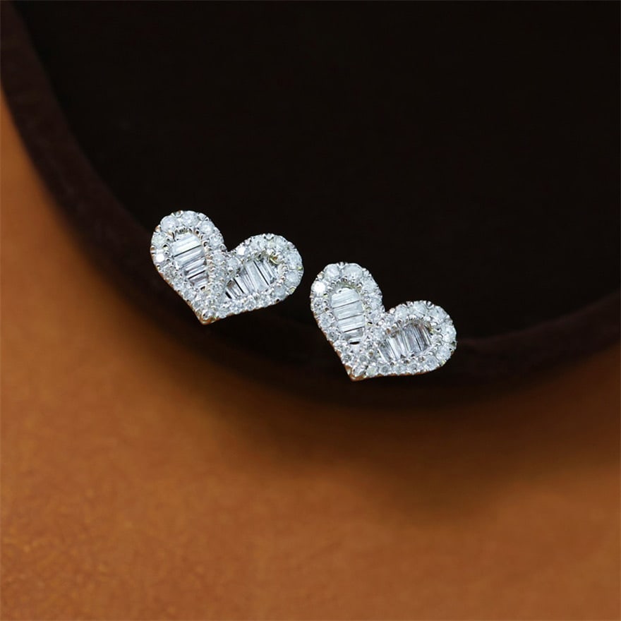 14k Gold 0.30 Ct Natural H Diamond Earrings: Ref:231090372 // gold content:14k gold // main gemstone:diamond // shape:multiple // carat weight:0. 30ct // clarity grade:vs-si // color:h // treatment:natural // Condition: NewLow Estimate: