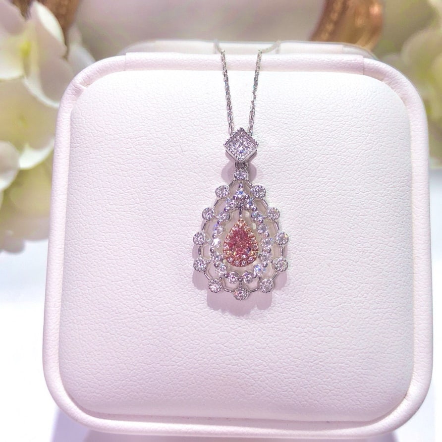 14k Gold 0.61 Ctw Natural Pink Diamond & Diamond Pendant( Without Chain ): Ref:231090376 // gold content:14k gold // main gemstone:pink diamond // shape:pear // carat weight:0. 15ct // color:pink // treatment:natural // // adjacent gemstone 2 : diamond // shape:round //