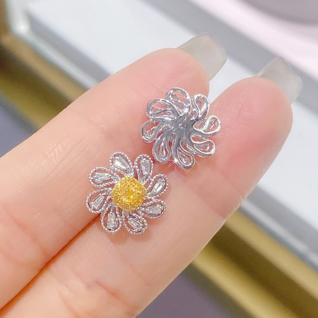 14k Gold 0.70 Ctw Natural Yellow Diamond & Diamond Earrings - 3