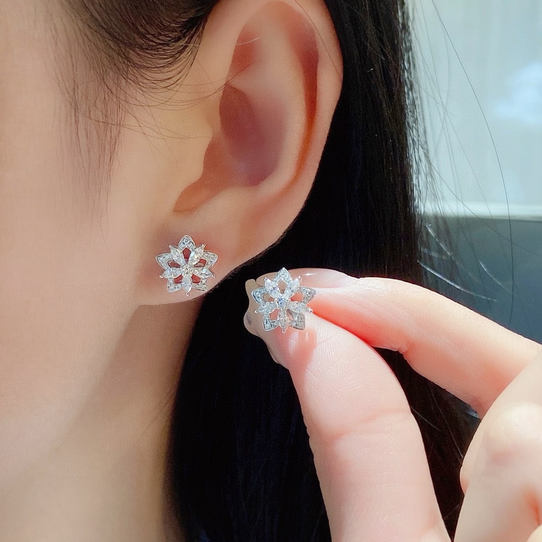 14k Gold 0.62 Ctw Natural H Diamond Earrings - 3