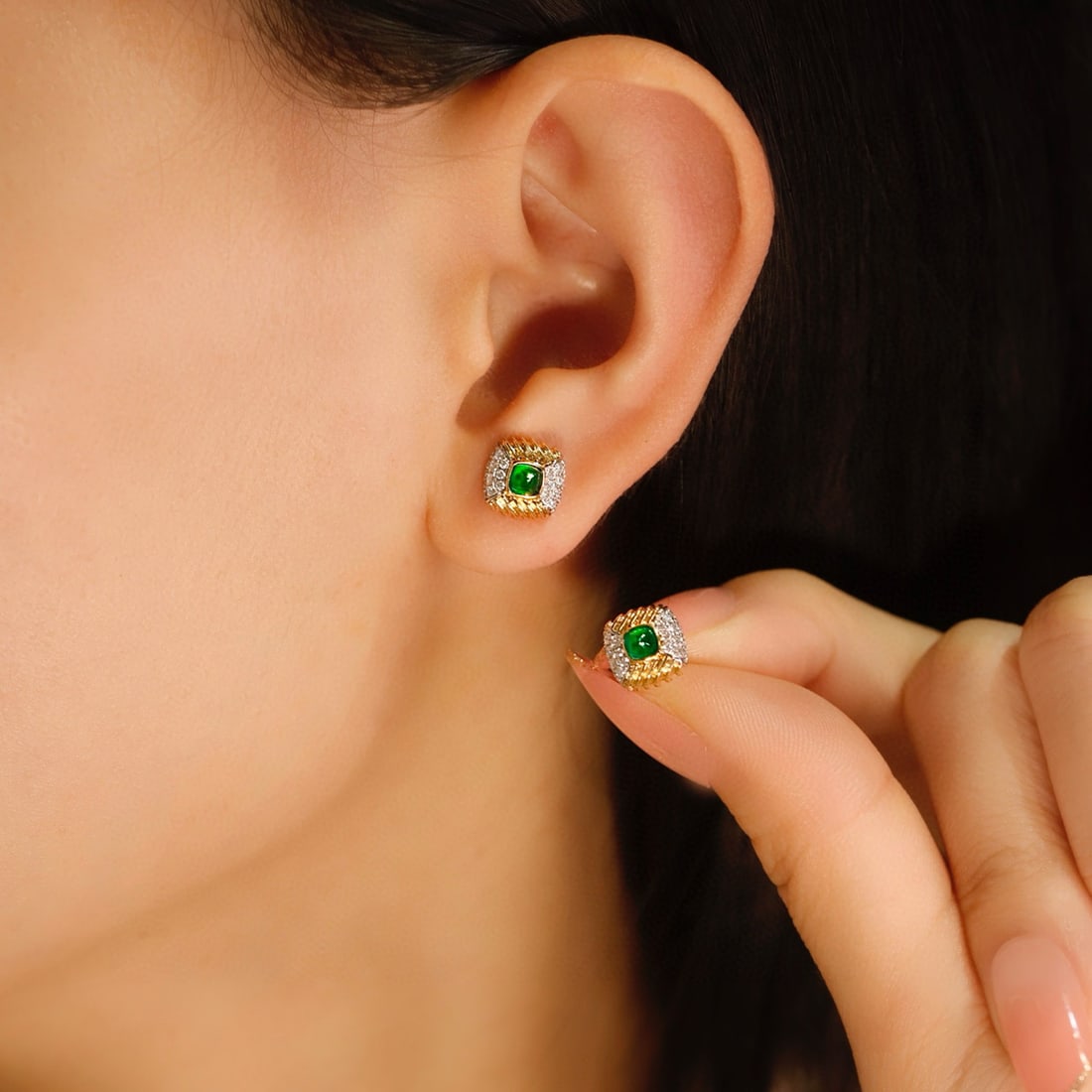 14k Gold 0.56 Ctw Vivid Green Natural Emerald & Diamond Earrings - 2