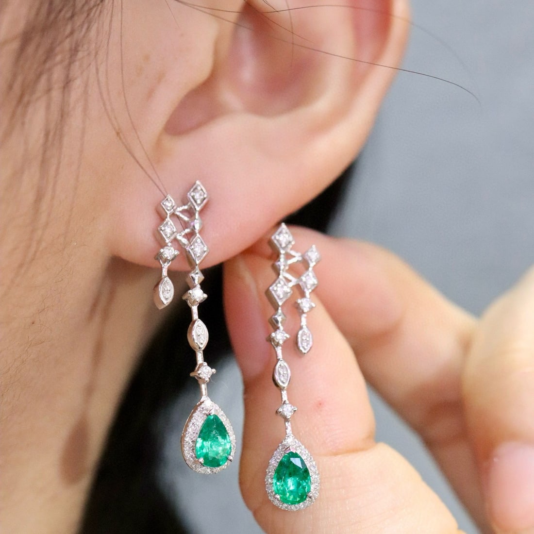 14k Gold 1.12 Ctw Natural Emerald & Diamond Earrings - 4