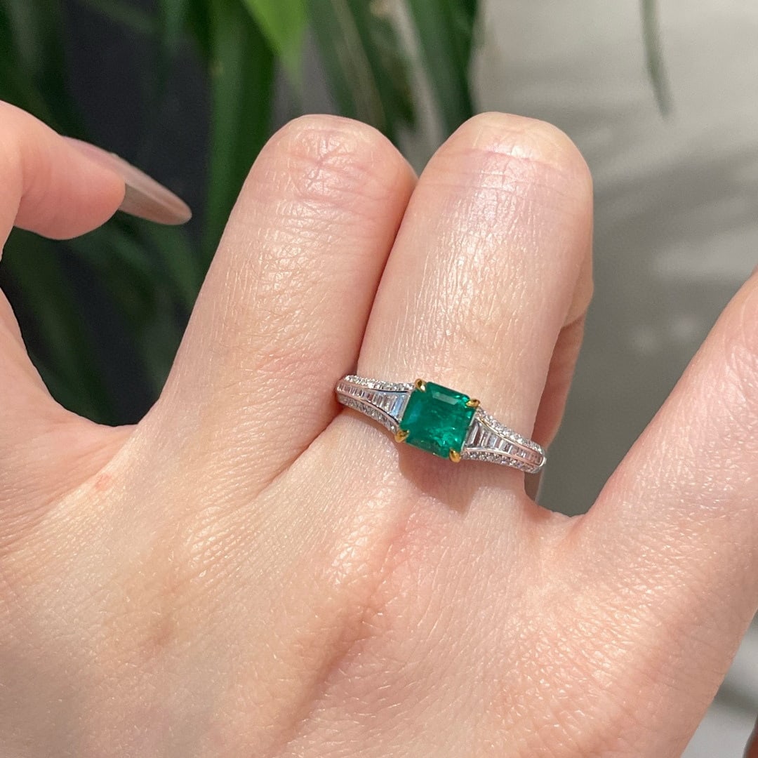 14k Gold 1.26 Ct Vivid Green Natural Emerald & Diamond Ring - 5