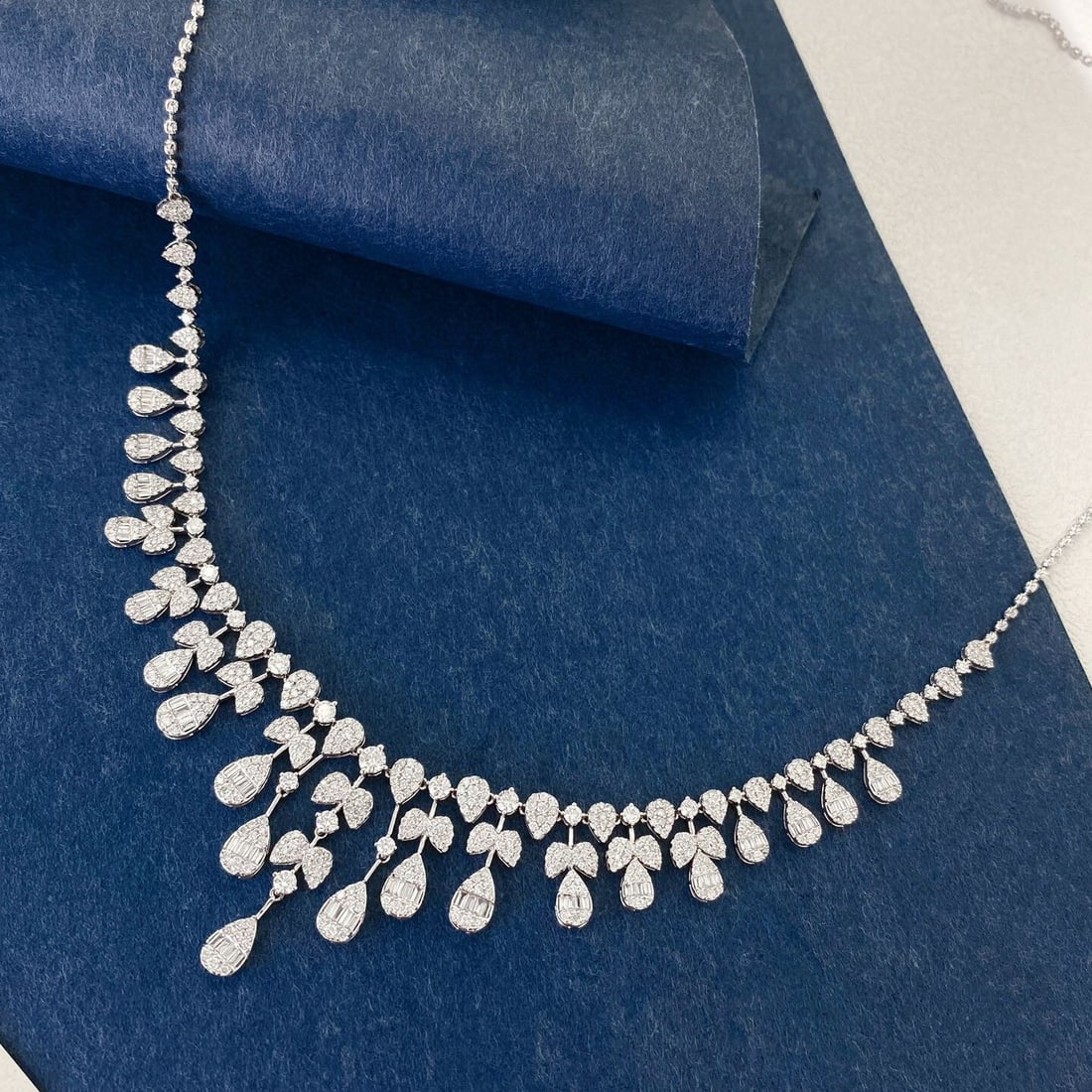 14k Gold 3.6 Ct Natural H Diamond Necklace - 2