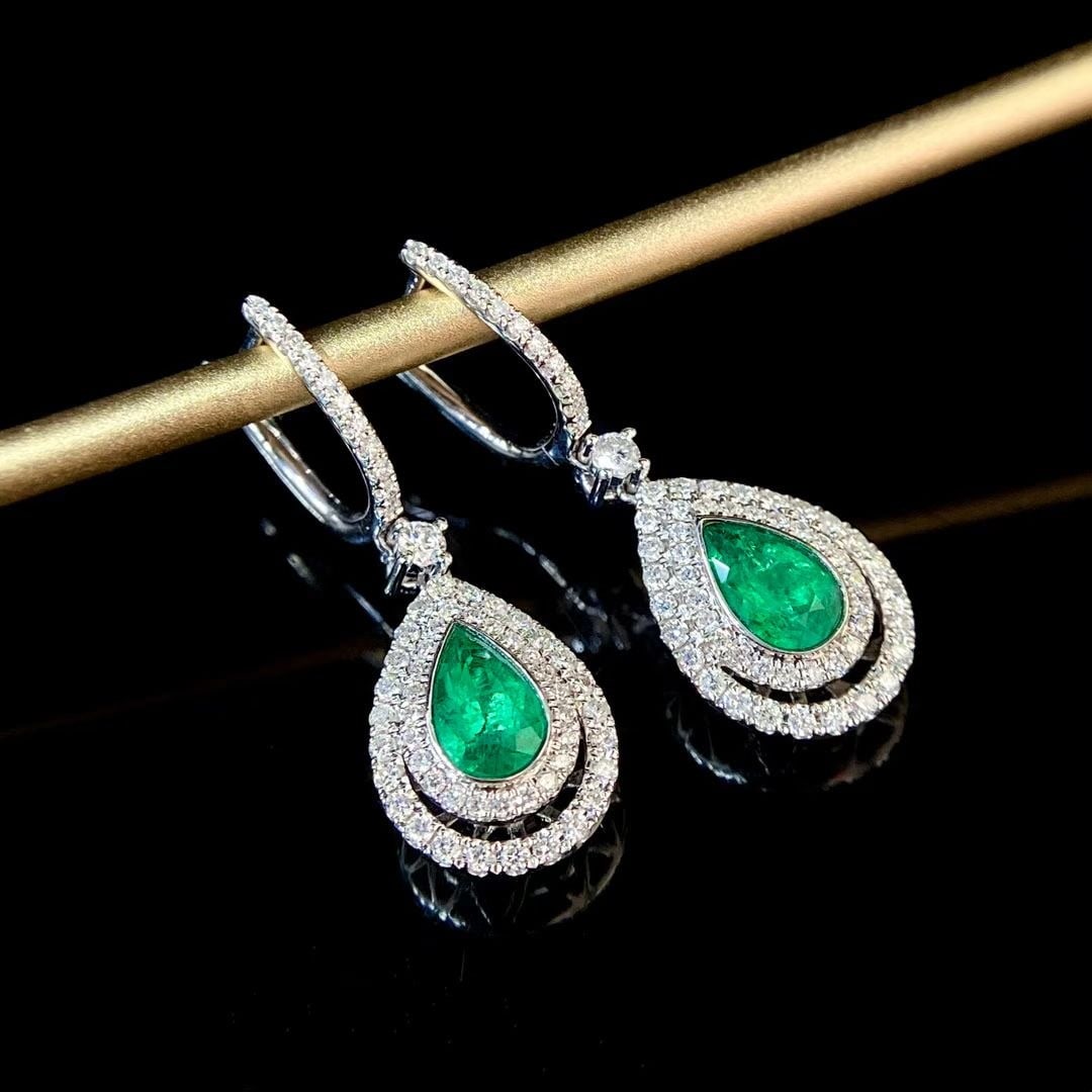 14k Gold 1.50 Ctw Vivid Green Natural Emerald & Diamond Earrings - 3