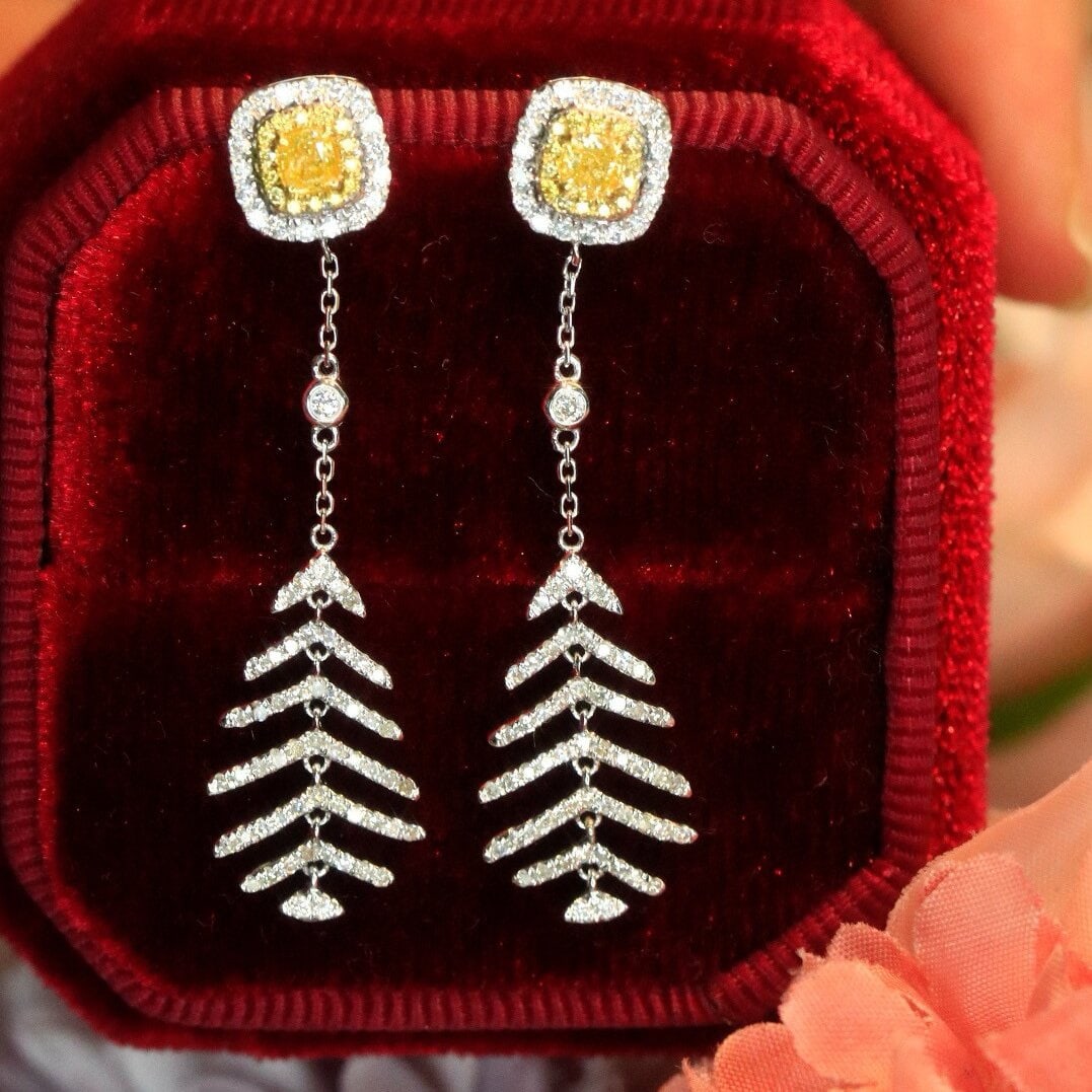 14k Gold 0.9 Ct Natural Color Diamond Earrings: Ref:230942068 // gold content:14k gold // main gemstone:diamond // shape:multiply // carat weight:0. 9ct // clarity grade:vs-si // color:color // treatment:natural // Condition: New Low Estimate: 510